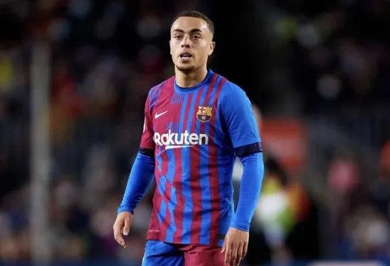 'Secara mental itu sangat sulit' - full-back USMNT & Barcelona Sergino Dest membuka perjuangan 'kehidupan pribadi' di tengah rumor transfer yang sedang berlangsung