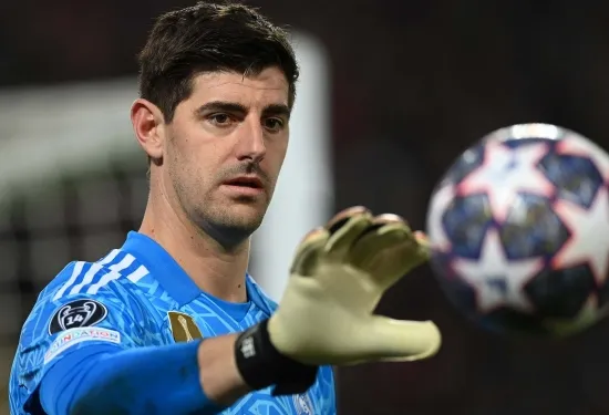 Pukulan cedera besar bagi Real Madrid saat Thibaut Courtois merobek ACL-nya & meninggalkan latihan sambil menangis