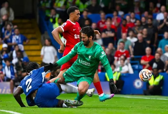 Chelsea dan Liverpool bermain imbang untuk pertandingan kelima berturut-turut