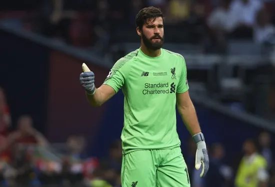 Alisson ke Arab Saudi?! Al-Nassr tertarik dengan stopper Liverpool dengan No.1 The Reds dikatakan 'tergoda' oleh kesempatan untuk bermain dengan Cristiano Ronaldo