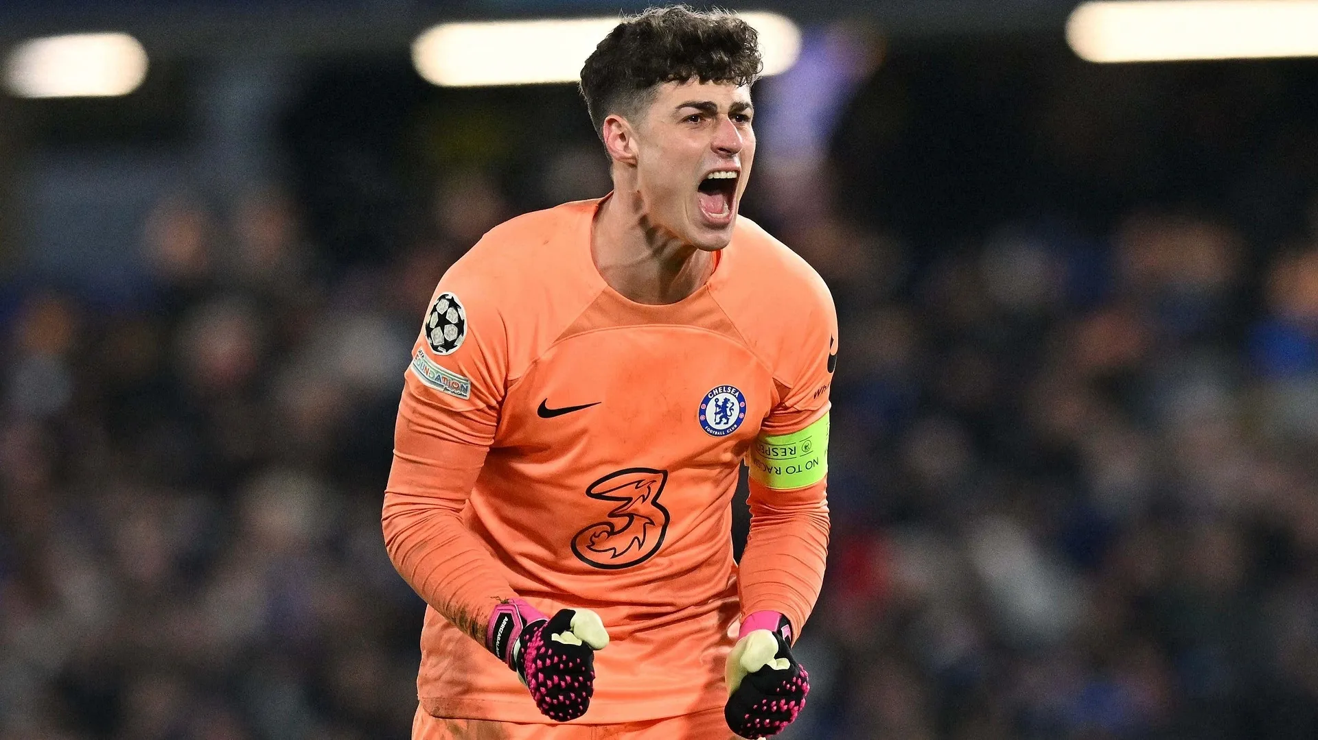 Adios! Pria £ 72 juta Kepa Arrizabalaga meninggalkan Chelsea dengan status pinjaman ke Real Madrid untuk menutupi Thibaut Courtois yang cedera