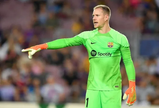 Bintang Barcelona Marc-Andre ter Stegen menyebutkan tiga penjaga gawang terbaiknya di dunia - termasuk rival Real Madrid