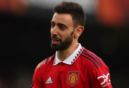 'Tidak ada alasan' - Bruno Fernandes dari Man Utd meledakkan penolakan handball VAR dalam kekalahan Tottenham dan menyerukan permintaan maaf setelah insiden Andre Onana melawan Wolves