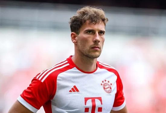 Man Utd mempertimbangkan tawaran untuk bintang Bayern Munich Leon Goretzka tetapi menghadapi persaingan dari Liverpool dan Juventus