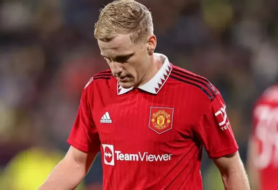 Pastinya Donny van de Beek akhirnya akan meninggalkan Man Utd pada bulan Januari?! Villarreal mempertimbangkan langkah musim dingin untuk gelandang yang tidak disukai