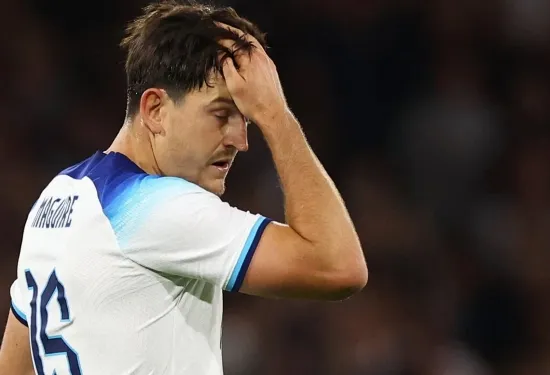 Maguire mencetak gol bunuh diri dalam kemenangan Inggris