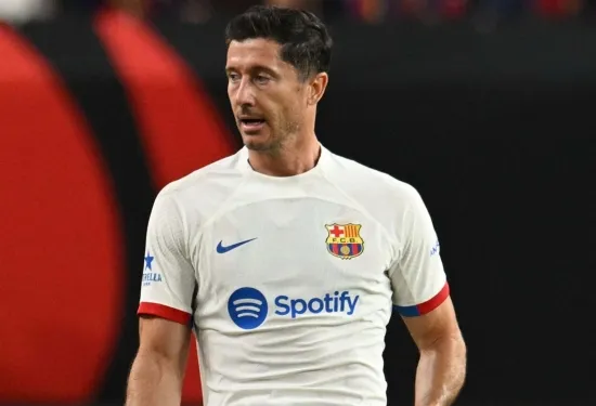 Robert Lewandowski tidak menahan diri! Striker Barcelona mengklaim wasit 'membunuh' La Liga