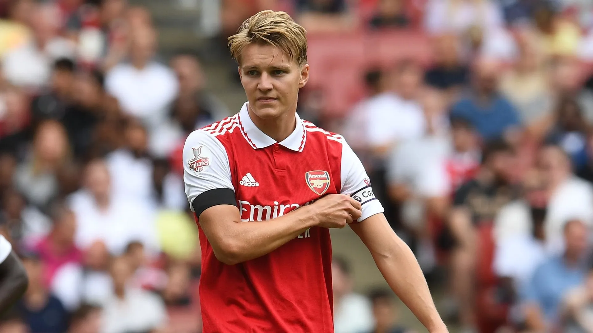 Bisakah Martin Odegaard dicadangkan oleh Arsenal? Reaksi kapten The Gunners saat melihat Aaron Ramsdale dijatuhkan oleh Mikel Arteta saat melawan Everton