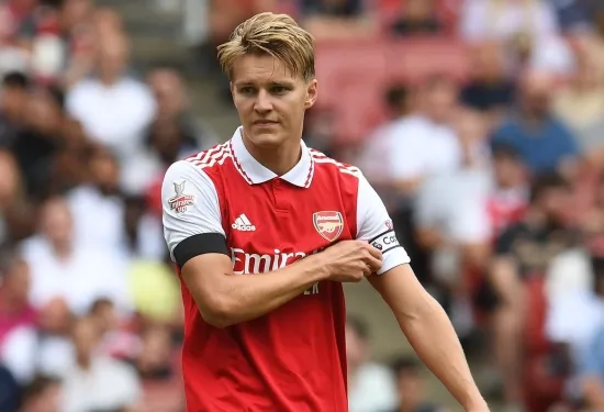 Bisakah Martin Odegaard dicadangkan oleh Arsenal? Reaksi kapten The Gunners saat melihat Aaron Ramsdale dijatuhkan oleh Mikel Arteta saat melawan Everton