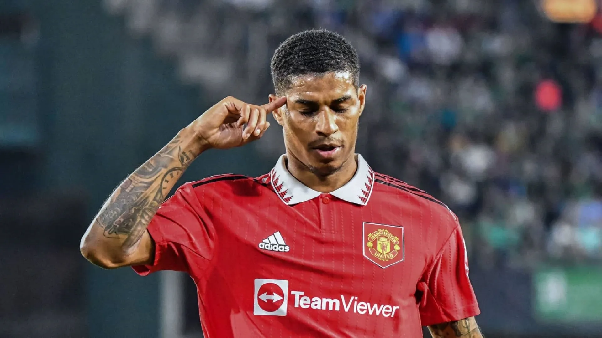 TV 40 inci & PlayStation! Bintang Man Utd Marcus Rashford mengeluarkan £180,000 untuk membeli van Mercedes khusus – yang tidak akan dia kendarai sendiri – setelah menabrak Rolls-Royce senilai £700,000