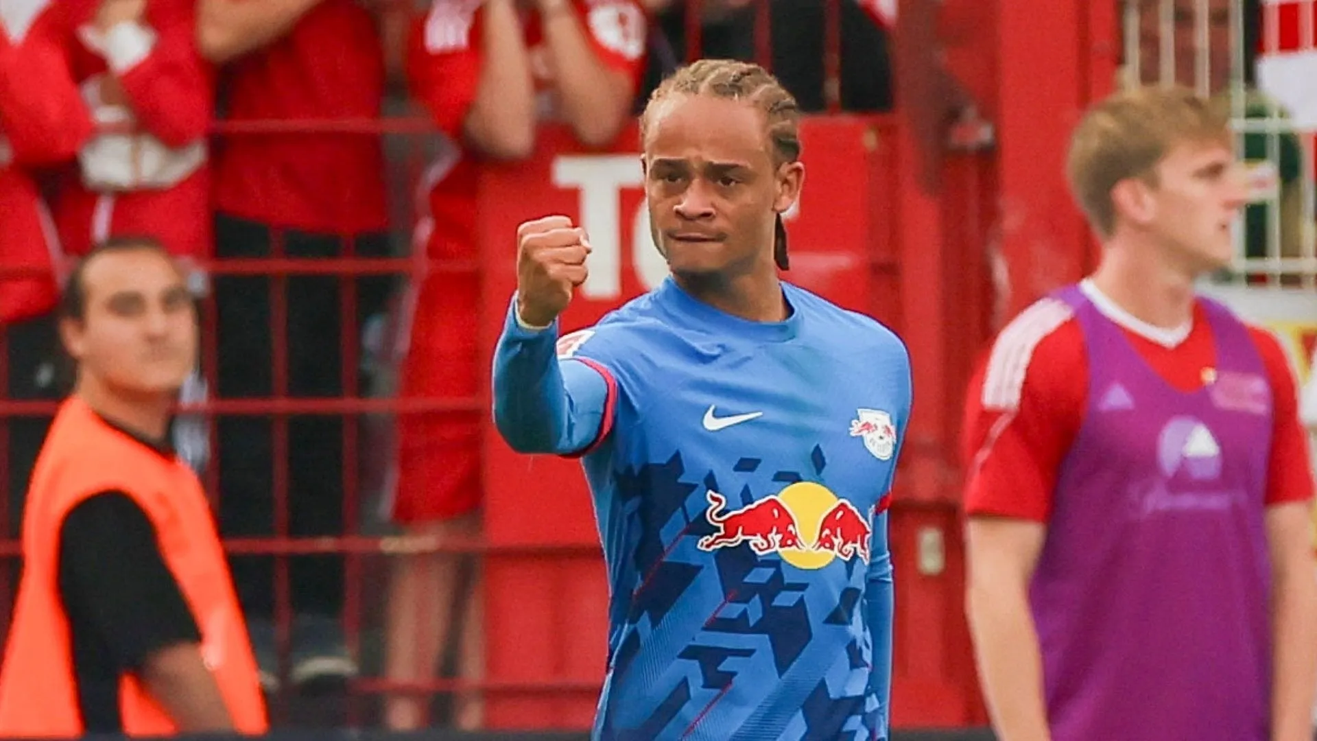 Xavi Simons 'terikat secara emosional' dengan Leipzig ketika raksasa Bundesliga ingin melanjutkan masa tinggalnya di Jerman