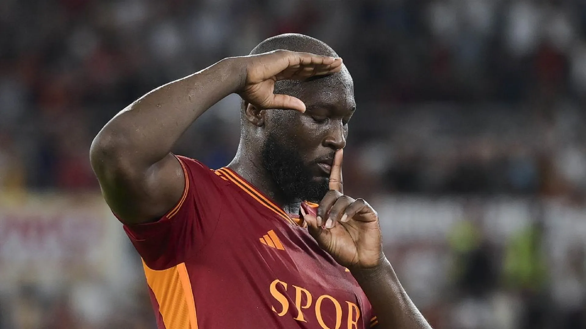 Awas Romelu Lukaku! Penggemar Inter akan membagikan 50.000 peluit agar sang striker bisa 'mendengar semua rasa jijik kami' saat dia kembali ke San Siro bersama Roma