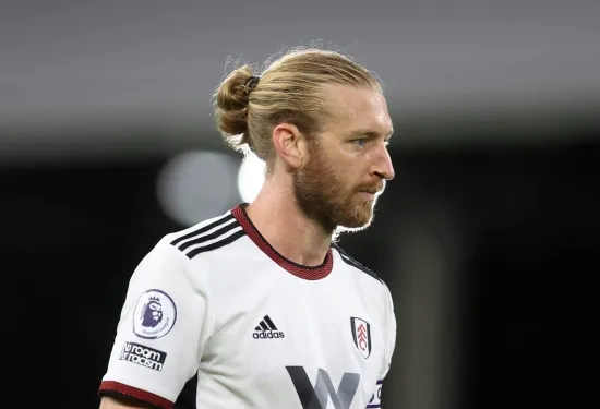 Bintang USMNT Tim Ream mendapat pujian di media sosial atas reaksi berkelasnya terhadap cedera mengerikan Chris Basham selama pertandingan Fulham vs Sheffield United